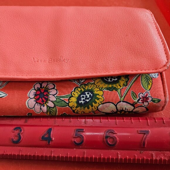 Vera Bradley wallet in coral floral pattern, wall has little wear on edge - Picture 7 of 7